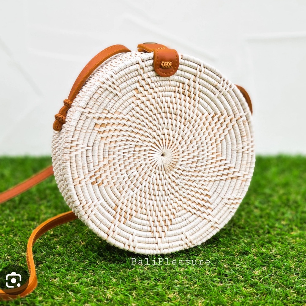 Handmade Woven Round Cream + Tan Crossbody Bag Handmade in Bali - Picture 2 of 14